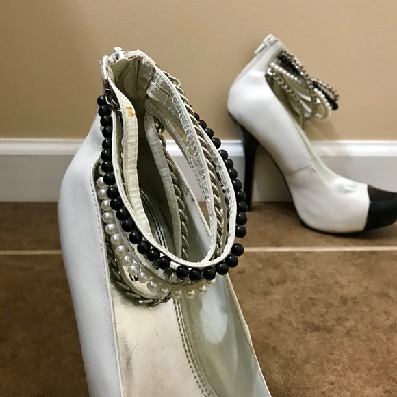 White Bebe heel with chain ankle straps - Picture 5 of 7